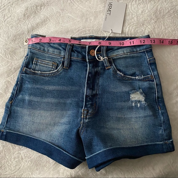 NWT Vervet Super High Rise Mom Shorts with Self Faced Cuff Cortney Short - Picture 11 of 16